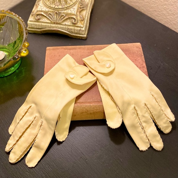 Gloves ~ Vintage ~ 2 Pair ~ Stetson ~ Women’s ~ Coral Pink & Light Yellow ~ GVC - Picture 8 of 9